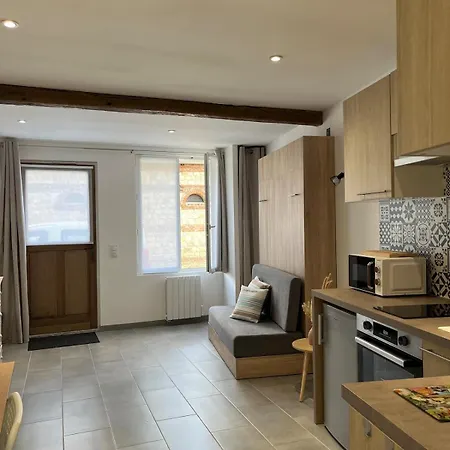 Avec Jardin A Holiday home *